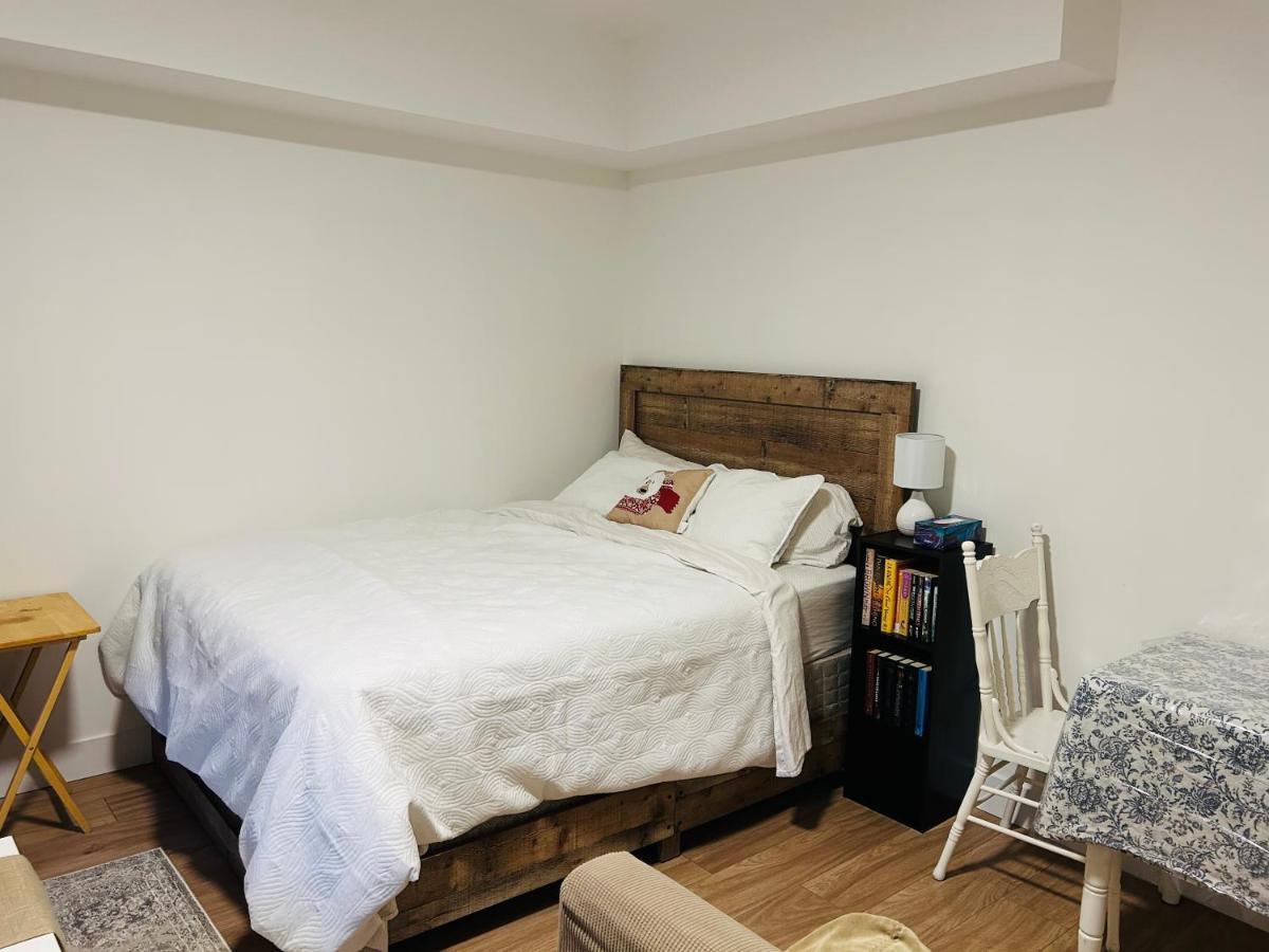 Victoria Private Studio Suite Colwood ภายนอก รูปภาพ
